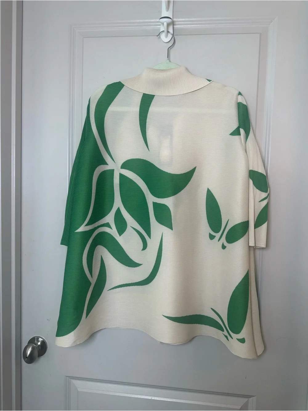 NEW QMP Moda Pleated Green & Cream Abstract Leaf Print Relaxed Button Up Shirt
